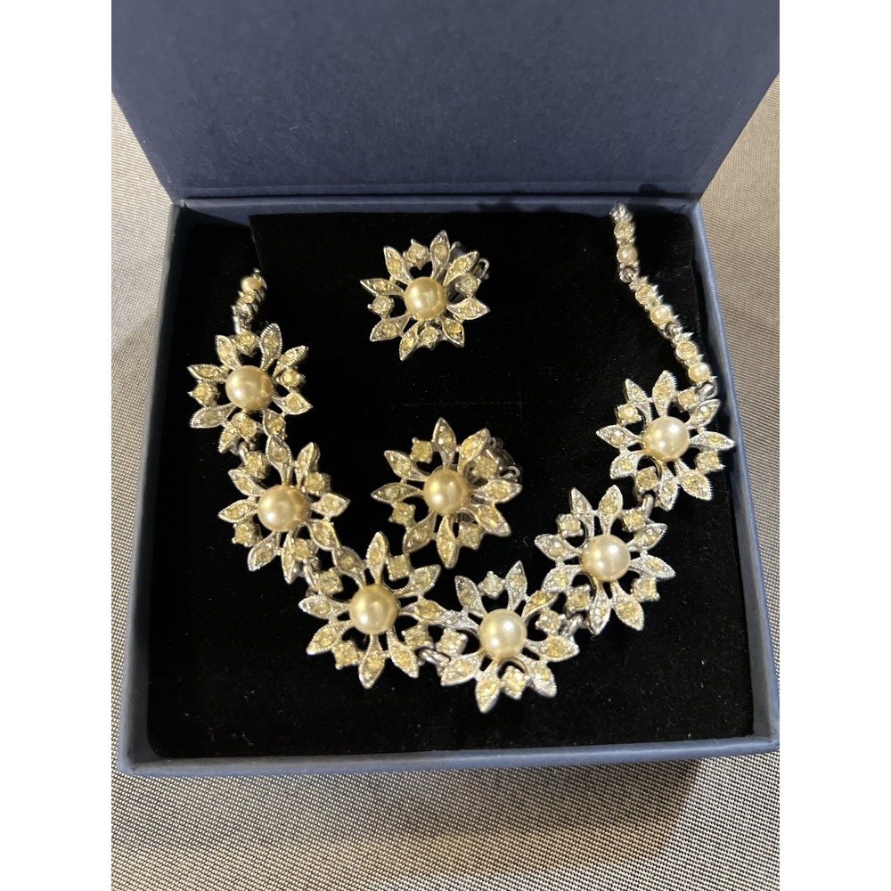 VTG STUNNING BOGOFF NECKLACE‎ AND EARRING SET (2418)